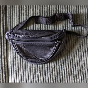 Black fanny pack
